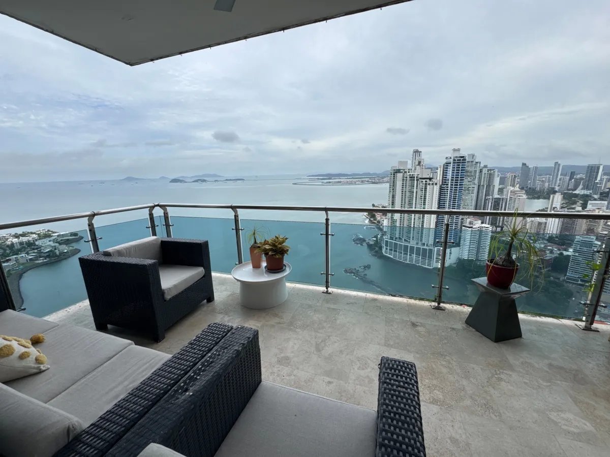 Venta o alquiler de apartamento amoblado en punta pacífica, panamá
