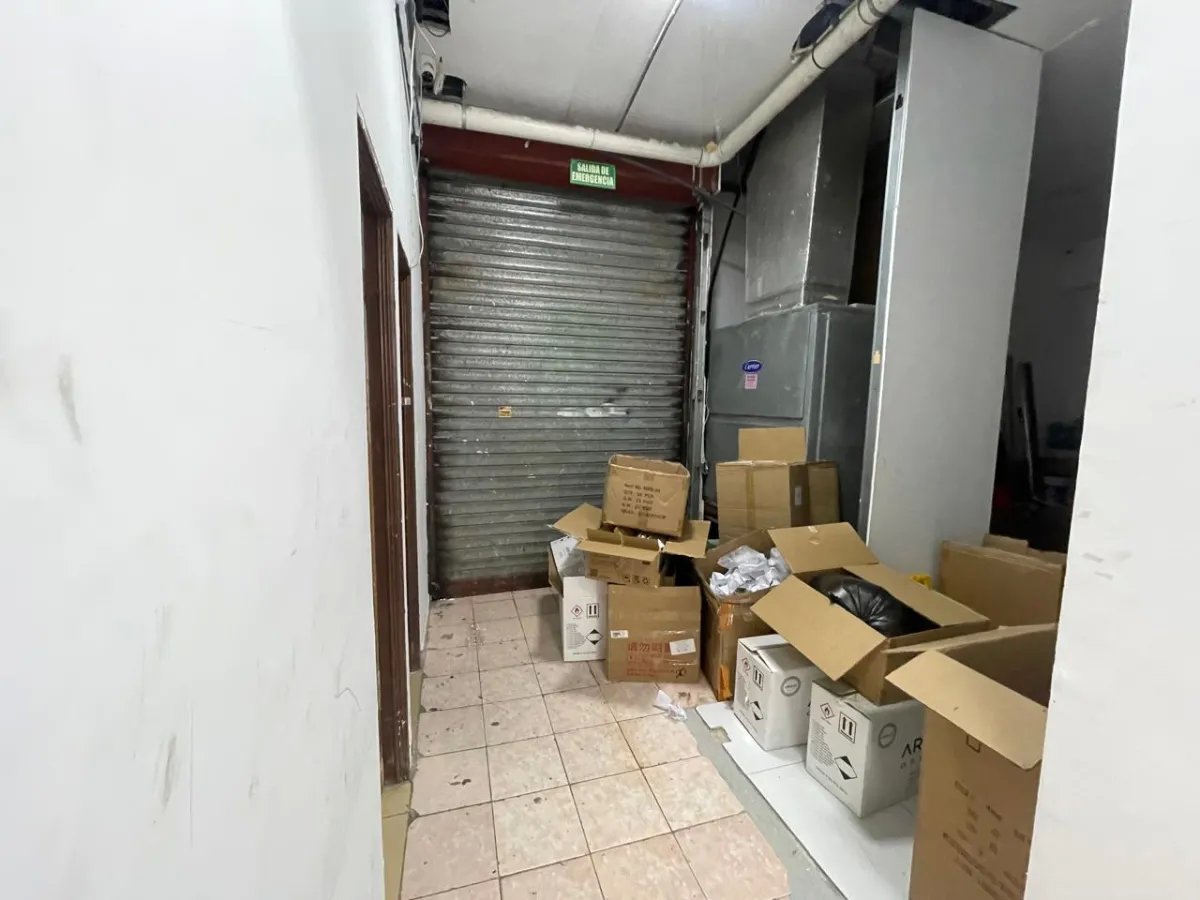Se vende local de 1264 m2 en albrook mall