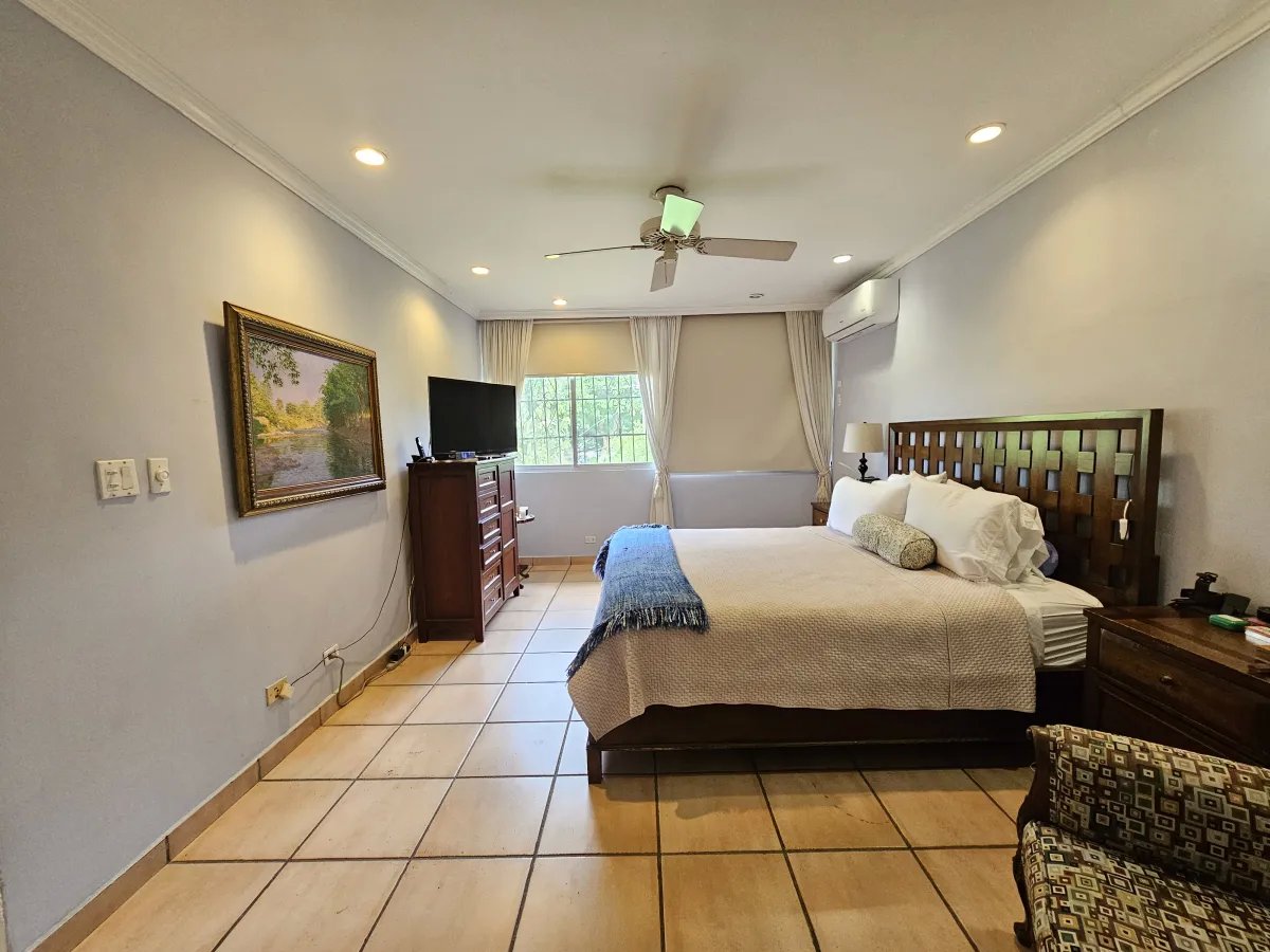 Venta de casa con terreno - en el carmen por debajo del avaluo