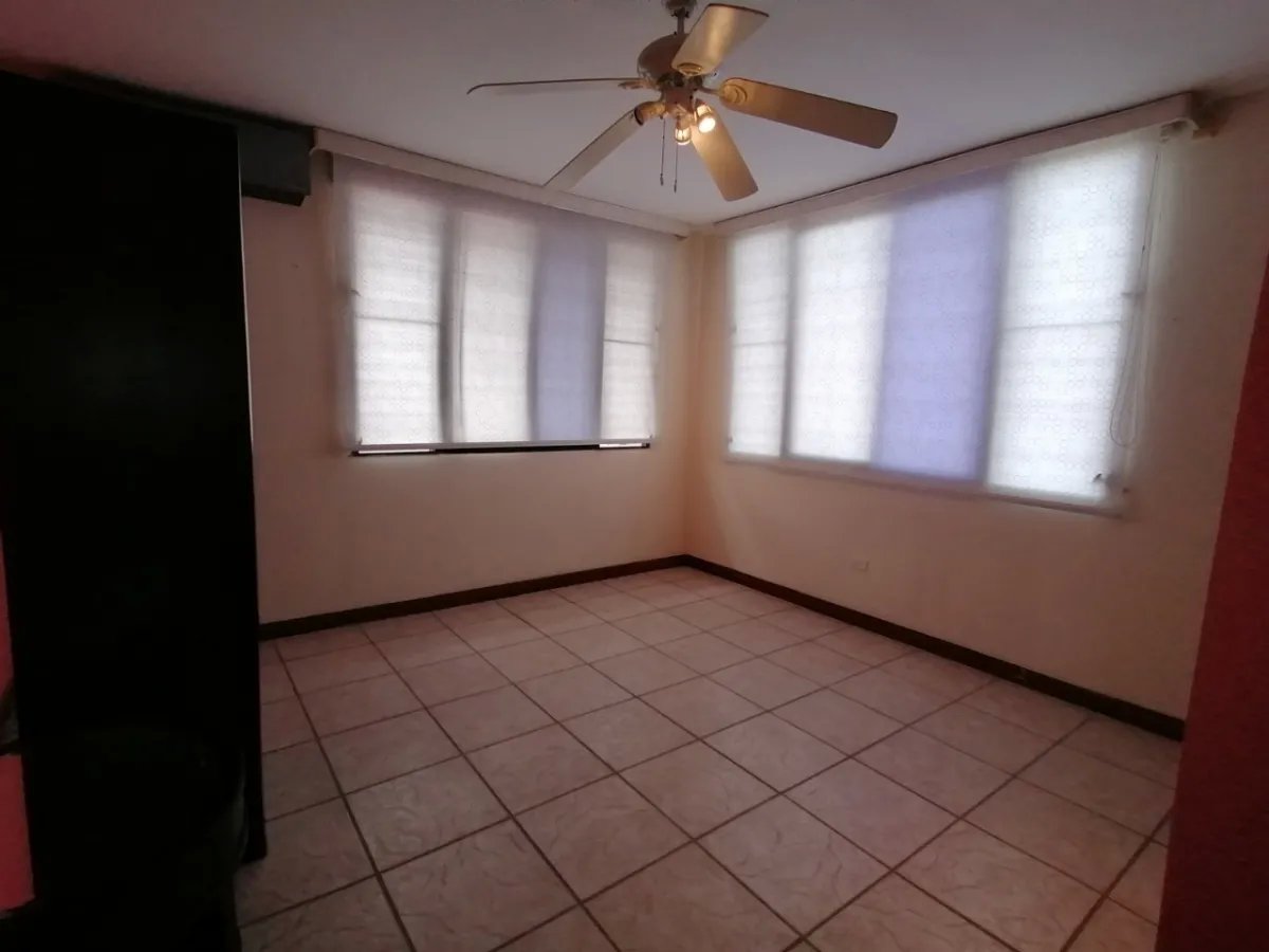 Se vende casa en villa lucre