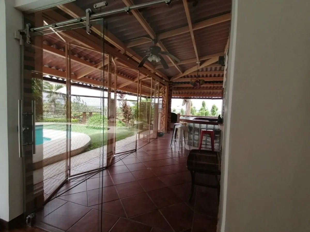 Se vende casa en villa lucre