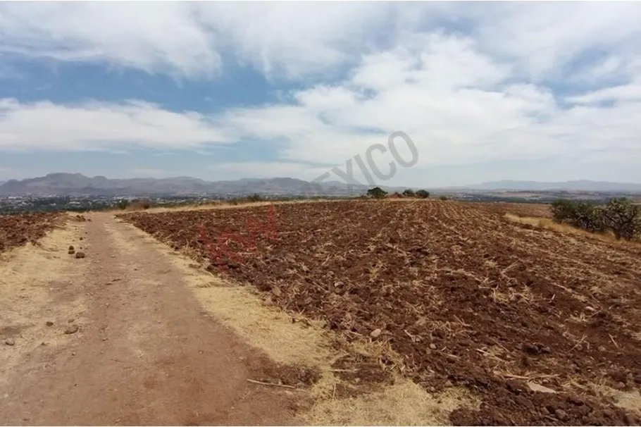 Excelente terreno en venta en ex hacienda de cuevas, guanajuato.