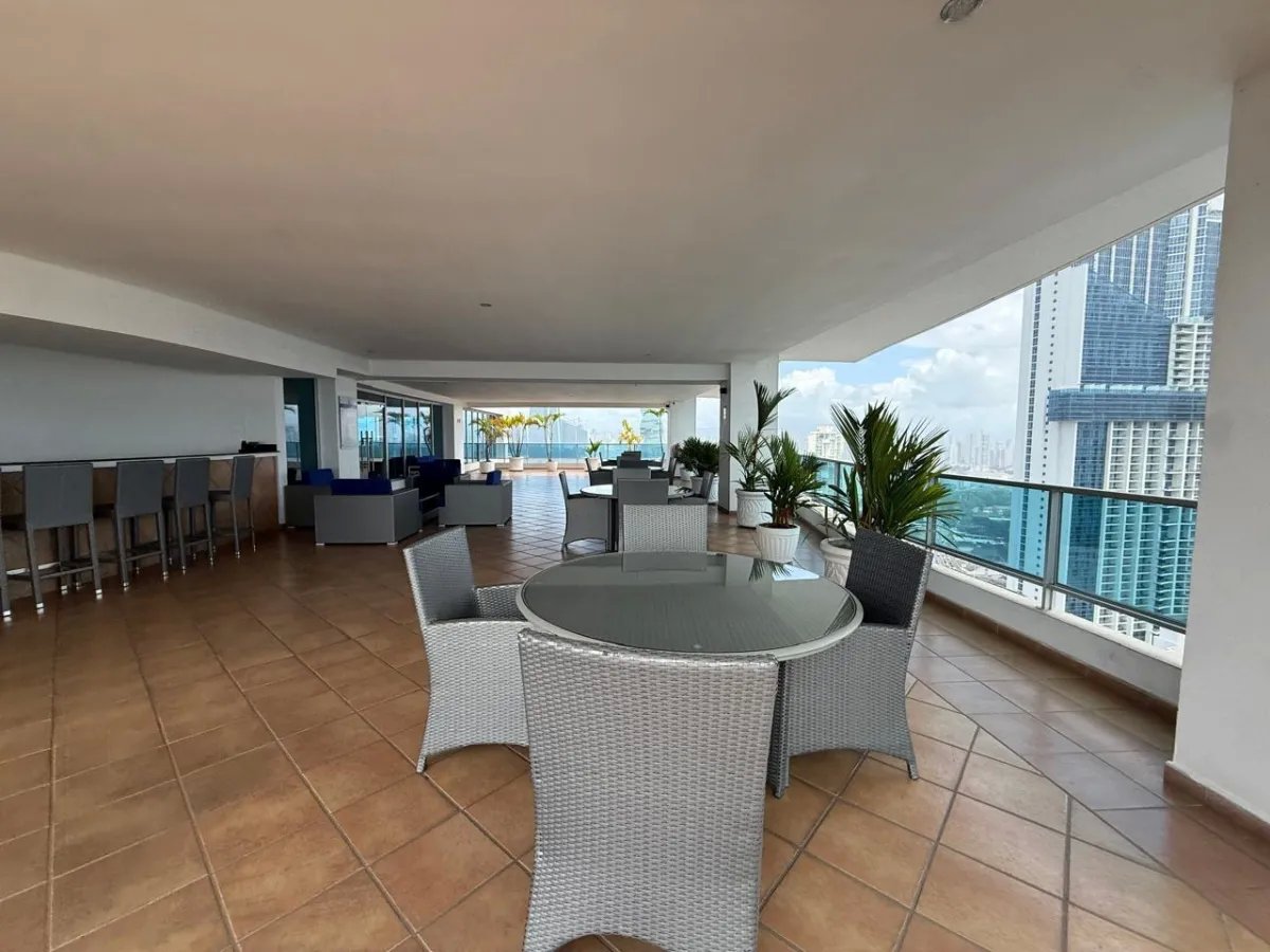 Apartamento en venta en grandbay tower