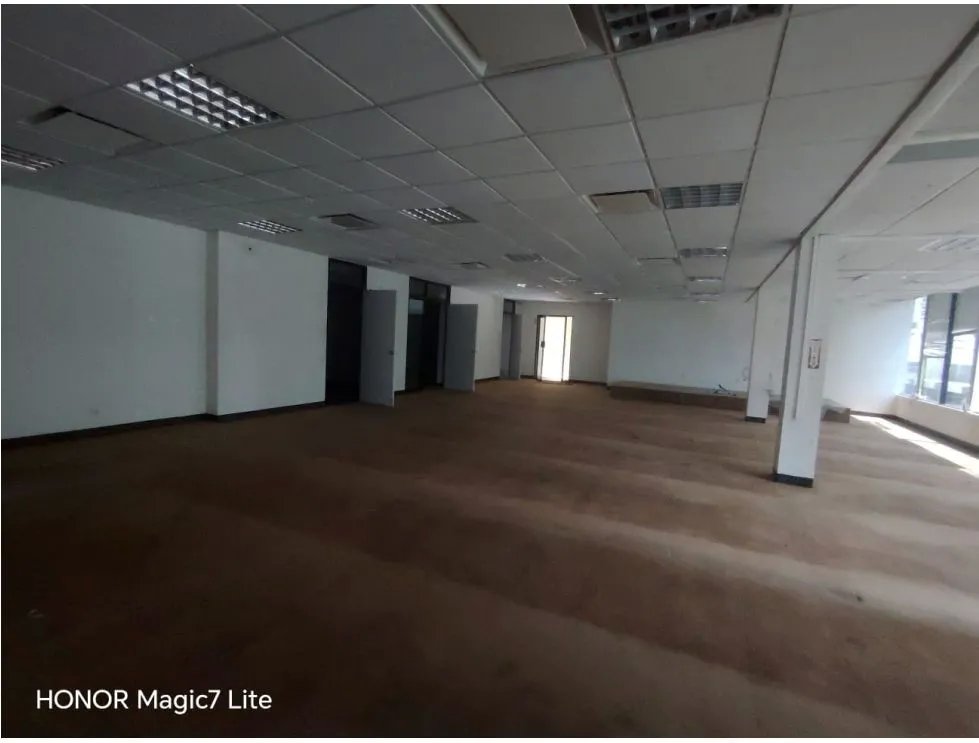 Alquiler de oficina 485m2 en edificio beta continental, obarrio