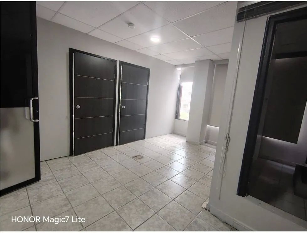 Alquiler de oficina 525 m2 en edificio beta continental, obarrio