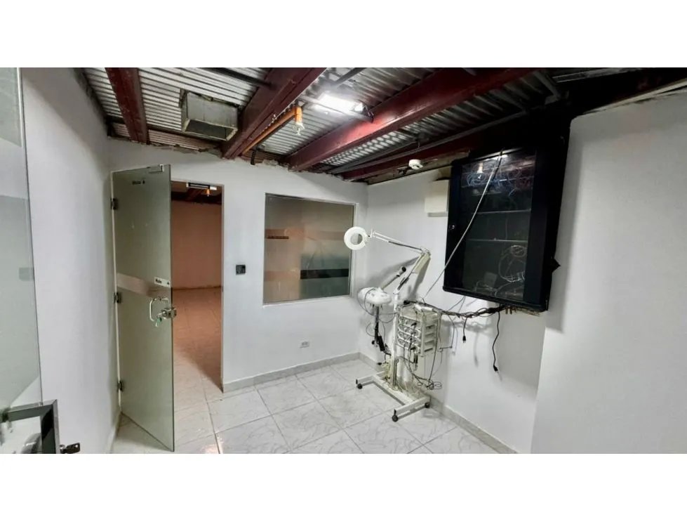 Se vende/alquila local comercial en plaza costa sur  486 m²