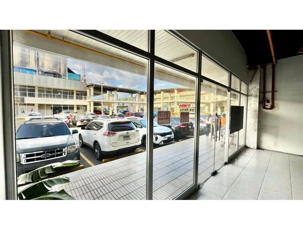 Se vende/alquila local comercial en plaza costa sur  486 m²
