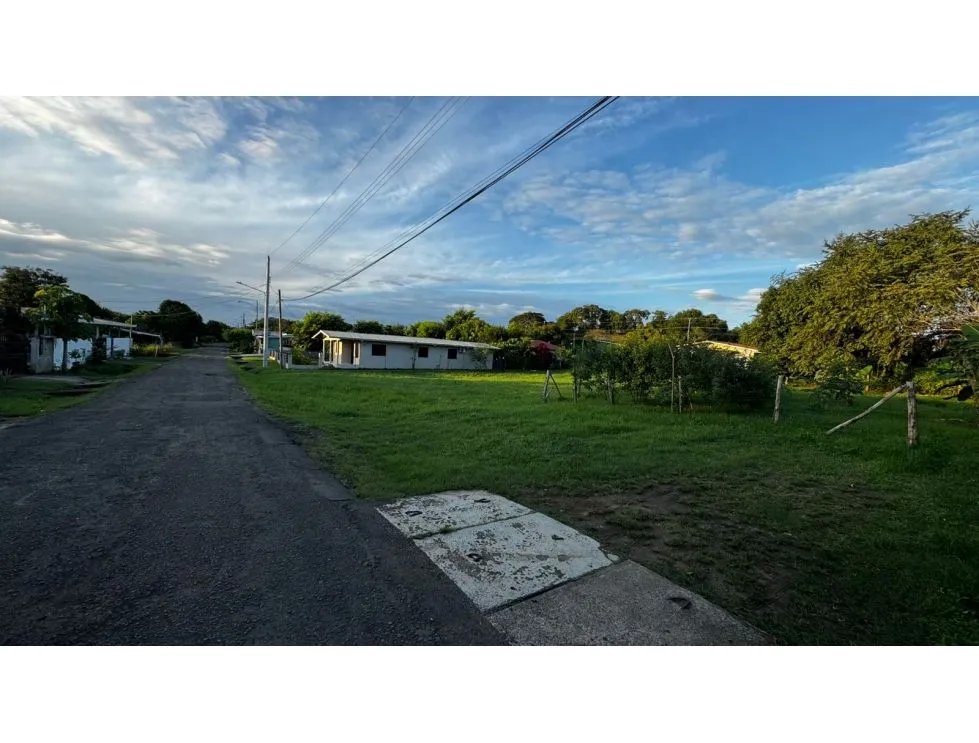 Venta de terreno en la primavera, las tablas.