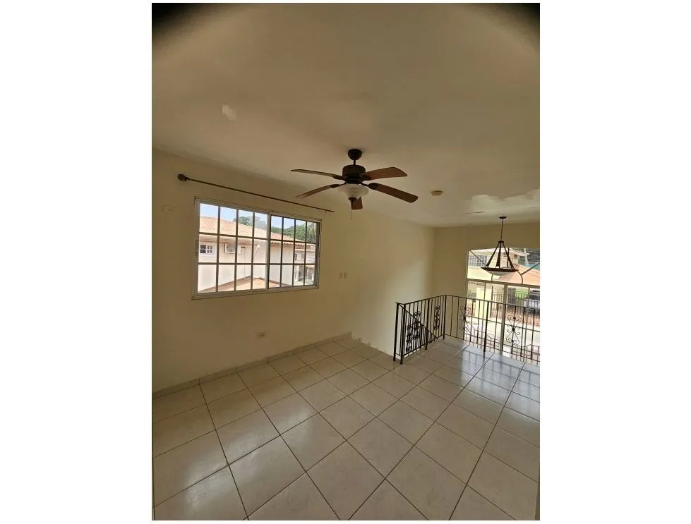 Venta/alquiler de casa en villas del golf, chitré