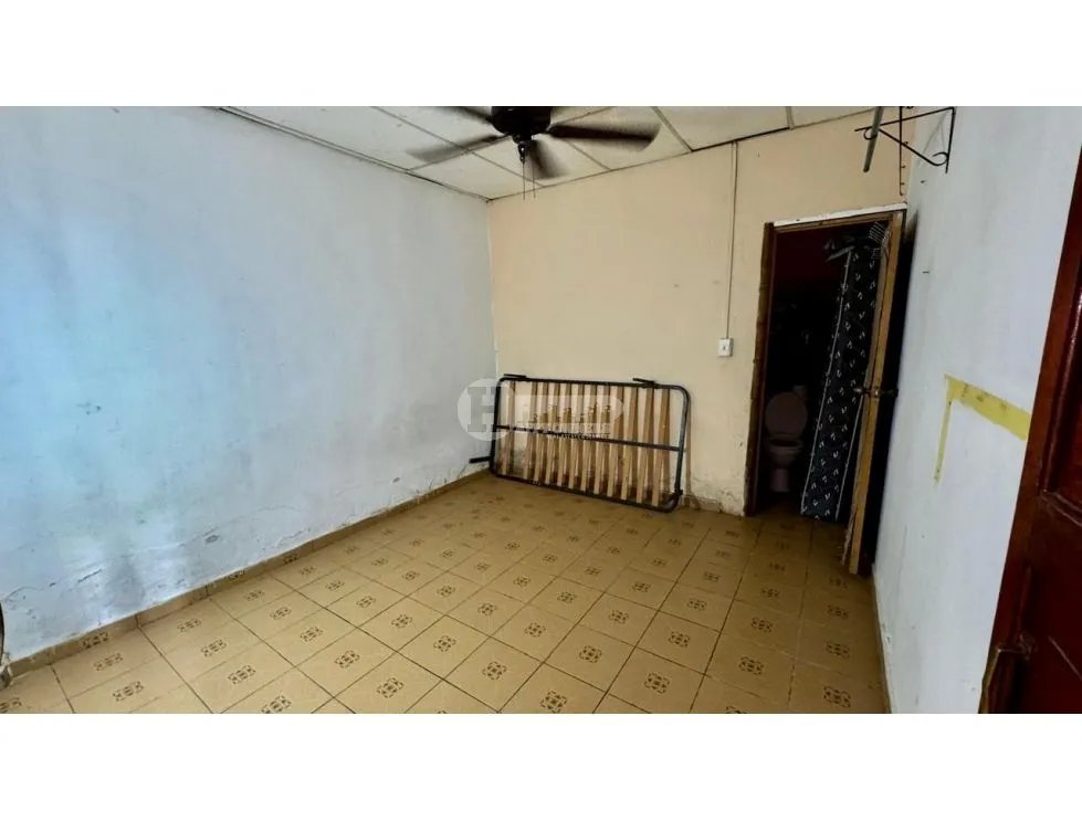 Venta de casa en el centro de pedasí.