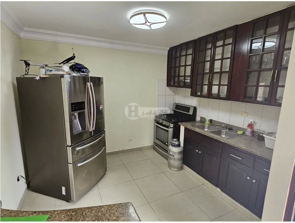 Venta de casa con piscina en calle jesús nazareno, chitré