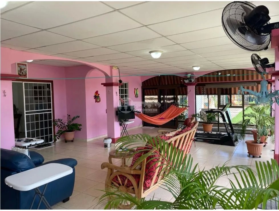 Venta de casa amoblada en urb. los perales - monagrillo