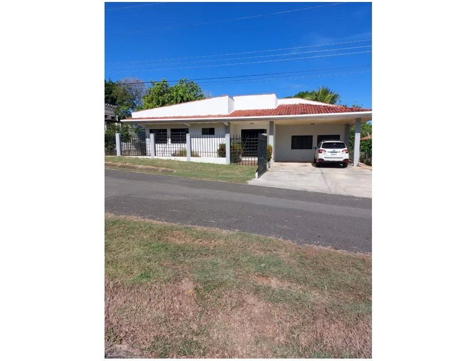 Se vende casa en cantarrana, a pasos de hotel guayacanes