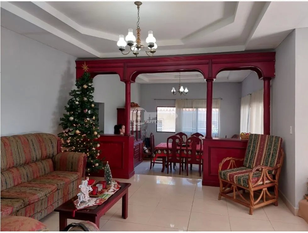 Se vende casa en cantarrana, a pasos de hotel guayacanes