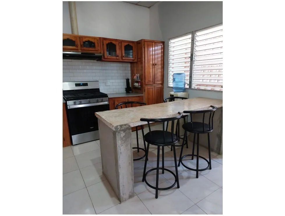 Se vende casa en cantarrana, a pasos de hotel guayacanes