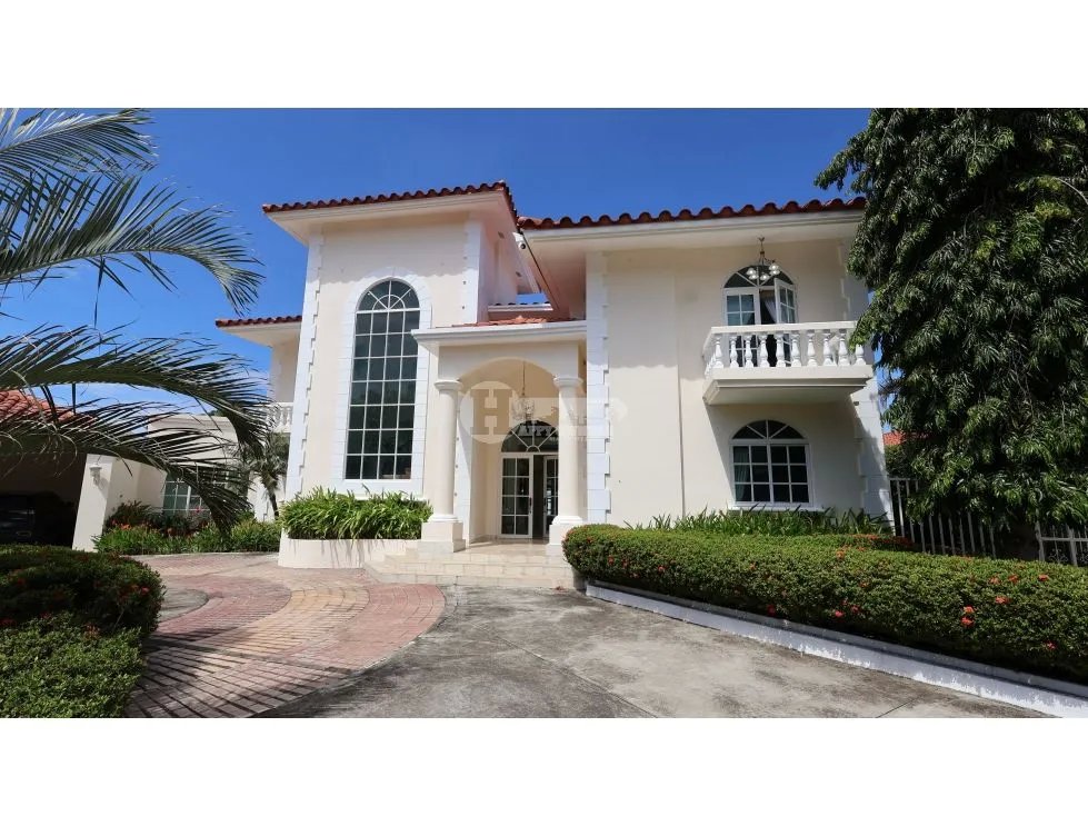 Venta de casa de playa en coronado, club de golf.