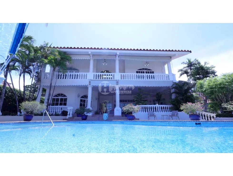 Venta de casa de playa en coronado, club de golf.