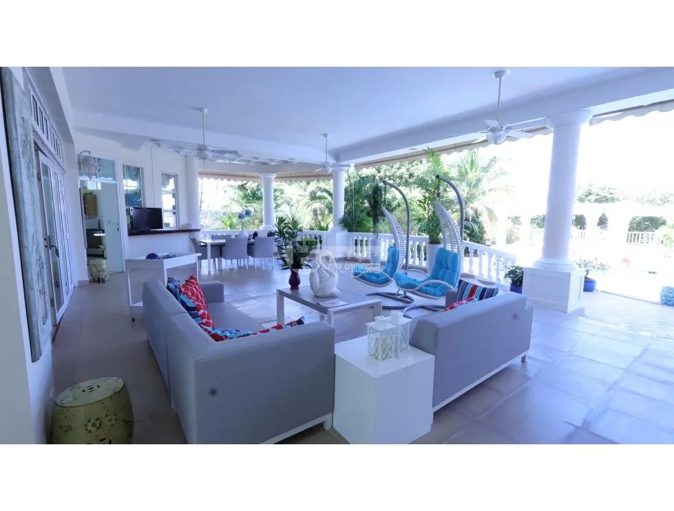 Venta de casa de playa en coronado, club de golf.