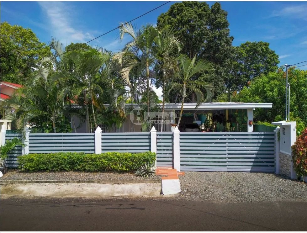 Se vende casa amueblada en las tablas.