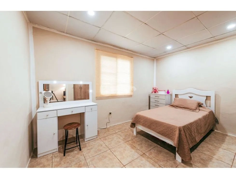 Se vende casa amueblada en las tablas.