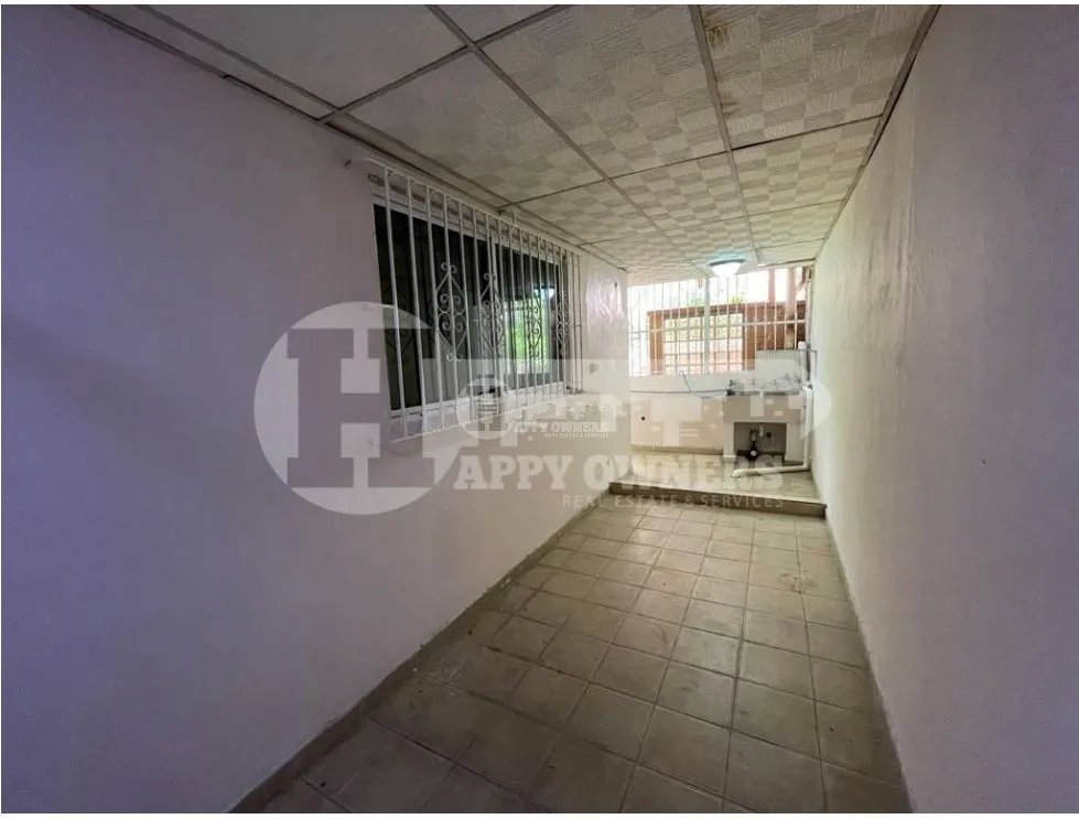 Se vende casa con balcón en residencial el bosque, tumba muerto