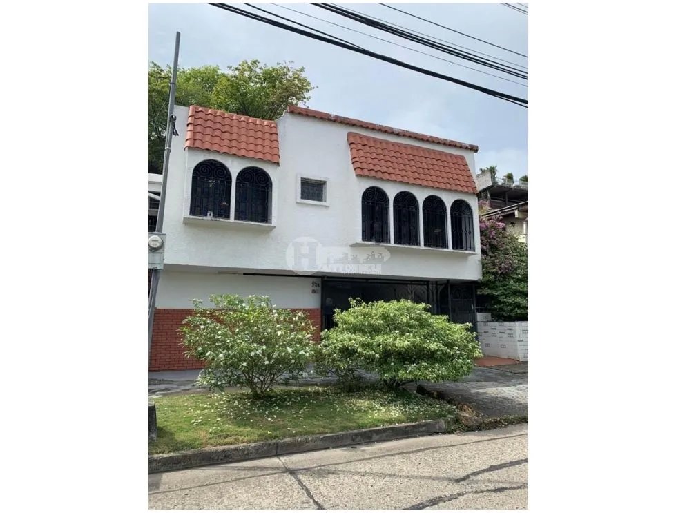 Se vende casa tipo chalet en betania