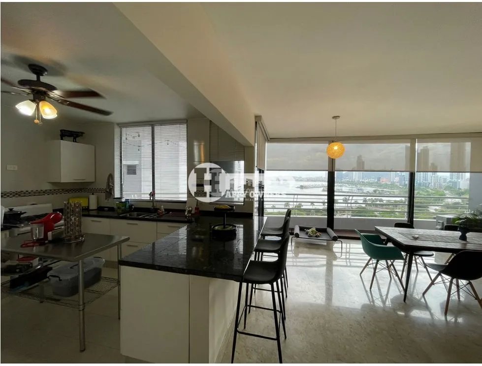 Se vende apartamento en los delfines, av. balboa