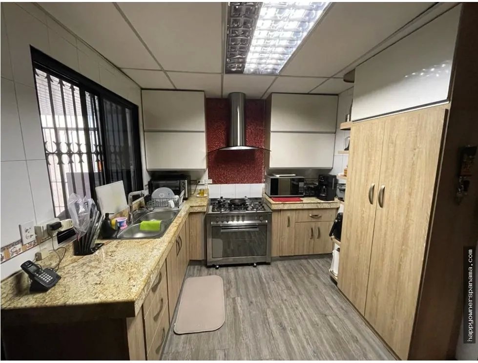 Venta de casa de en hato pintado, pueblo nuevo.