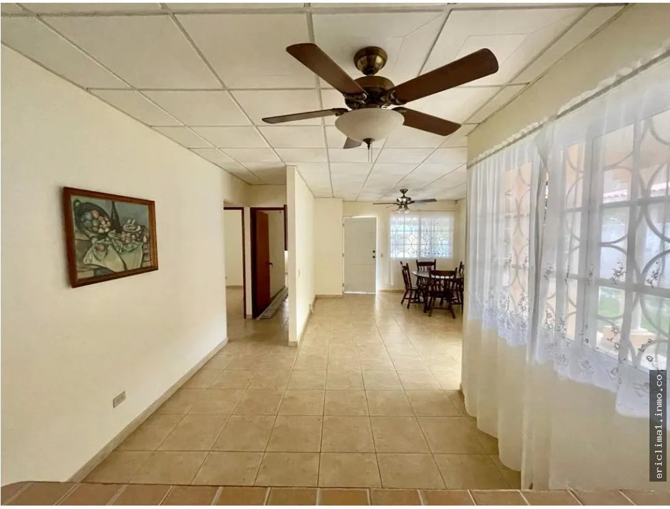 Venta de casa en brisas los guayacanes, chitré.