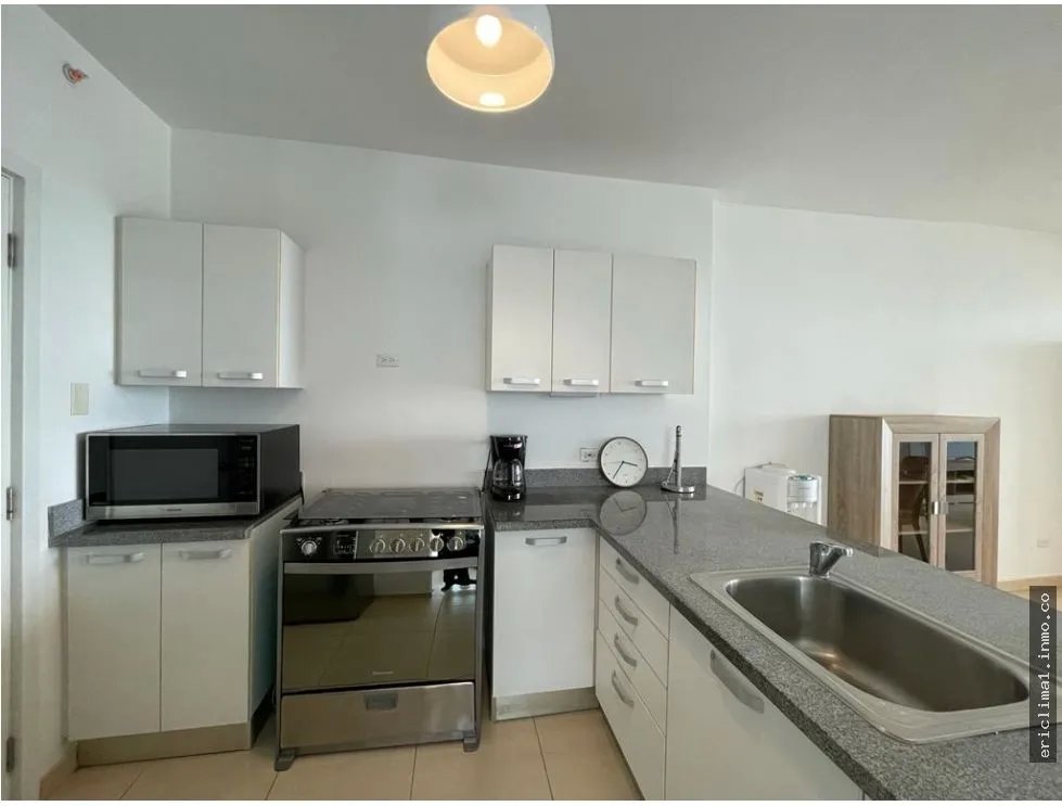 Venta apartamento en ph waters on the bay, avenida balboa.