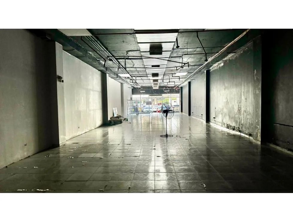 Se vende/alquila local comercial en plaza costa sur  324 m²