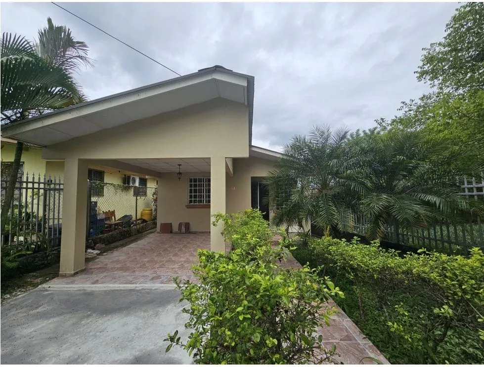 Venta de casa en residencial el mesón, chitré