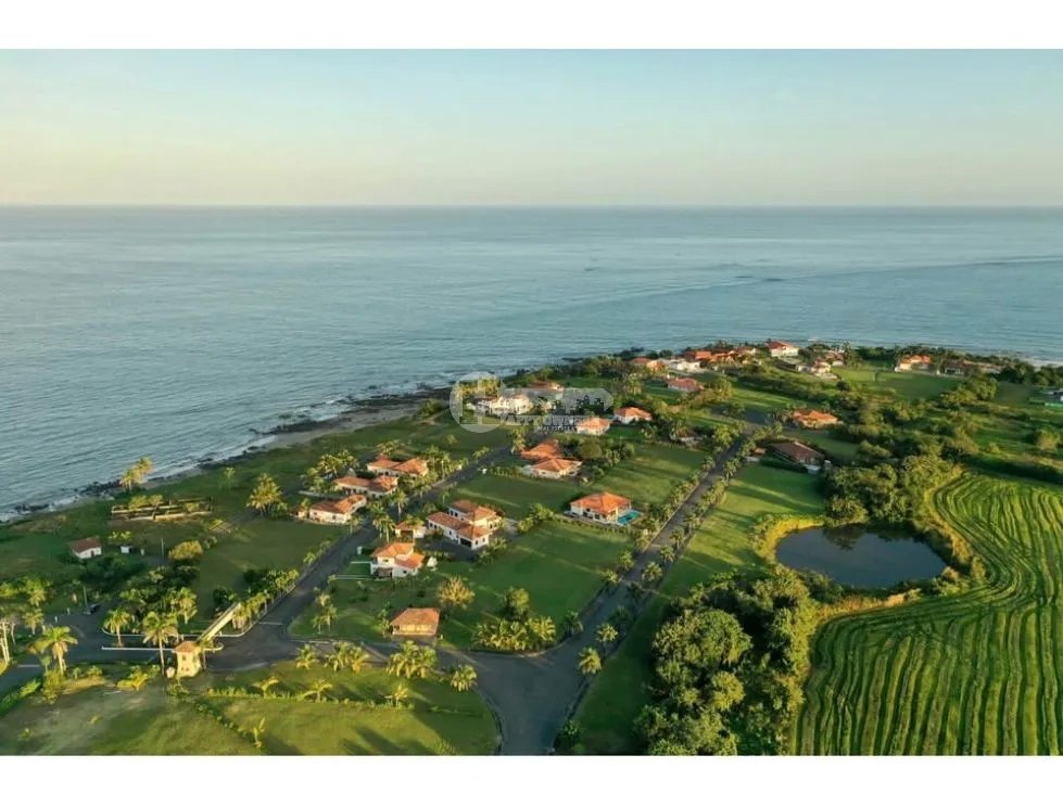 Venta de terreno frente al mar en pedasí