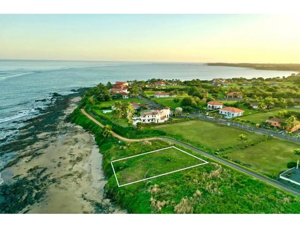 Venta de terreno frente al mar en pedasí