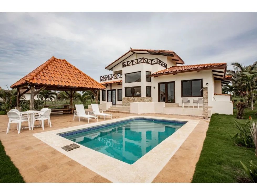 Venta de casa de playa en andromeda, pedasí