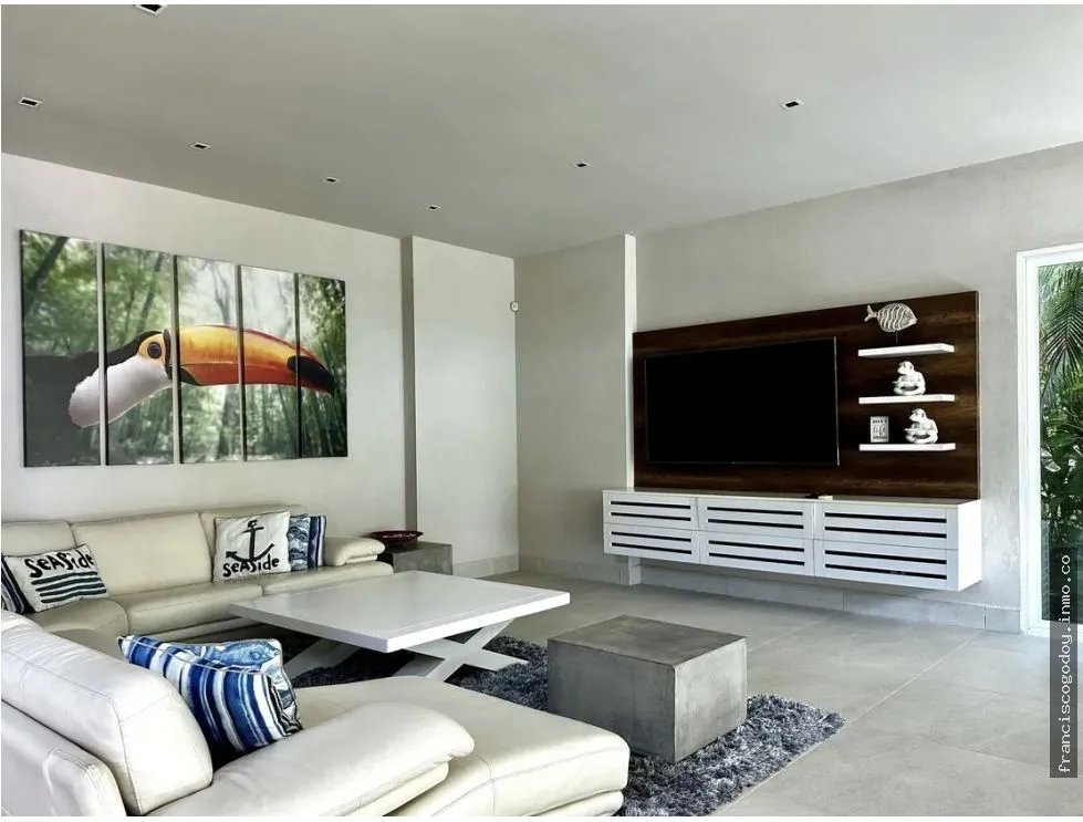 Venta de casa frente a la playa - bijao
