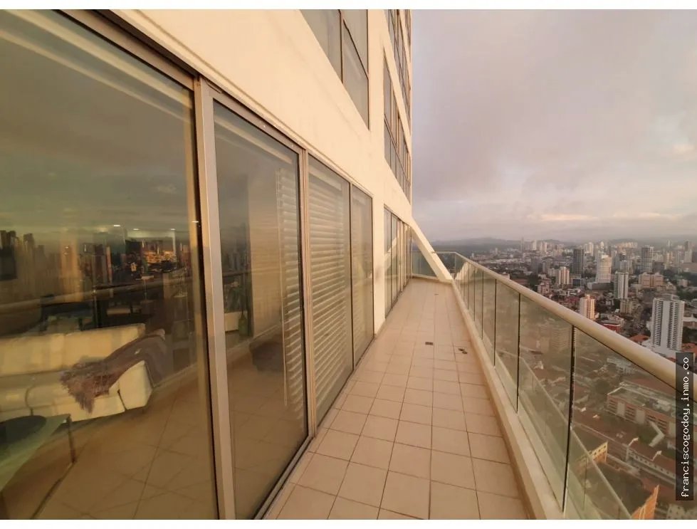 Venta de apartamento en avenida balboa