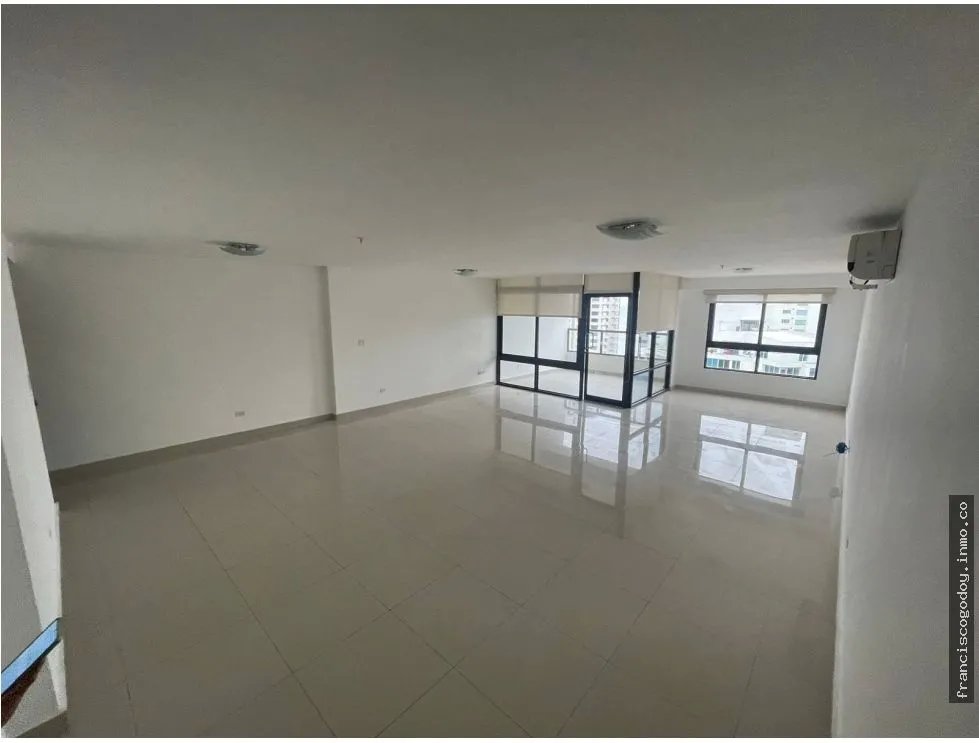 Se alquila apartamento en costa del este