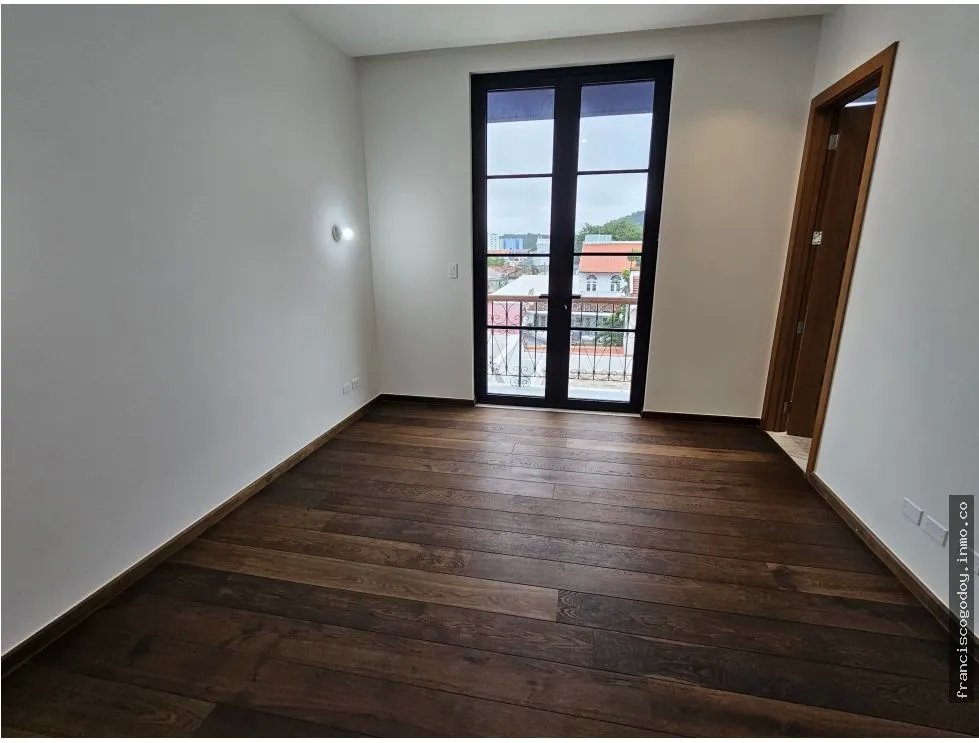 Apartamento en venta en el casco antiguo, santa familia