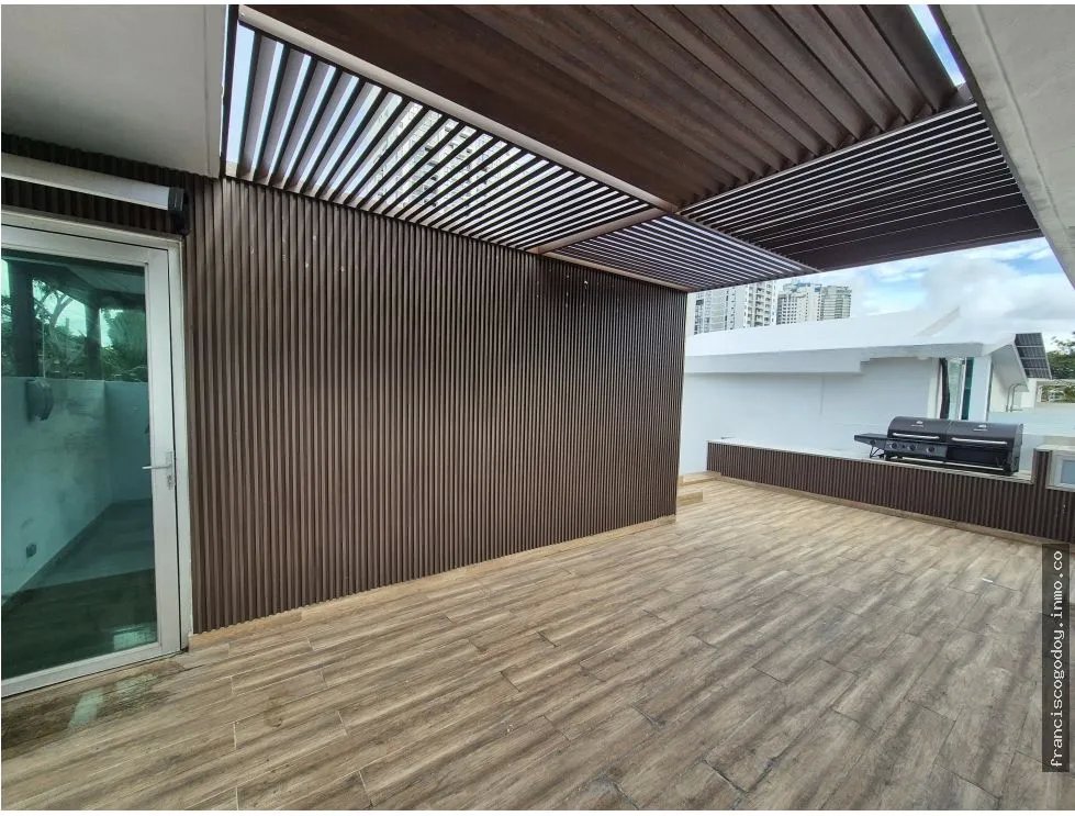 Venta de residencia en altos del golf