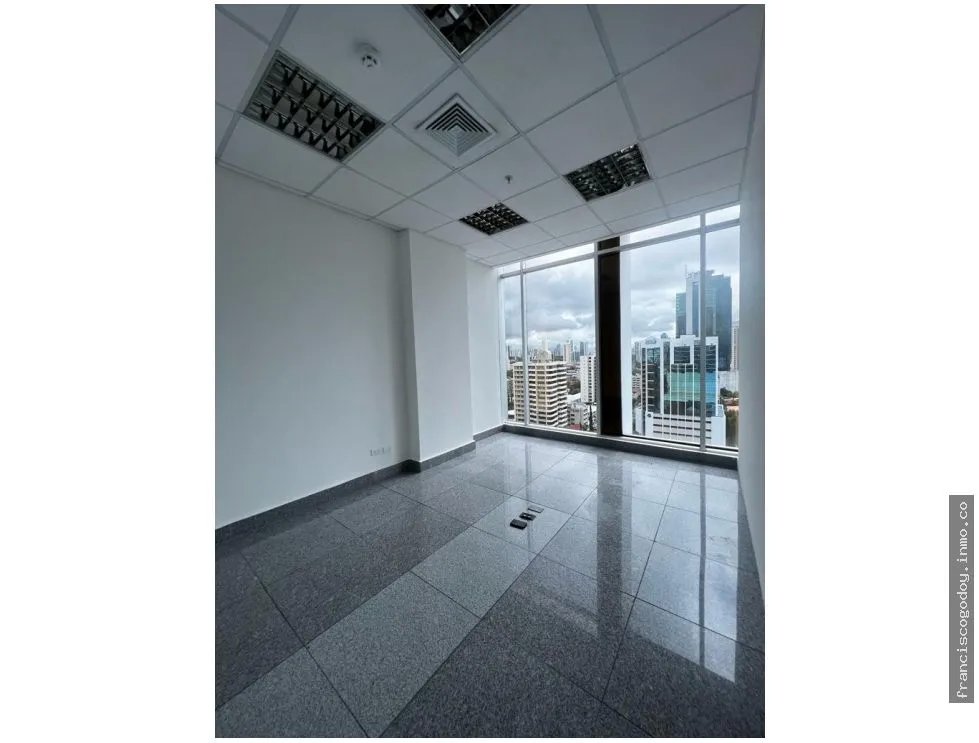 Venta de oficina en obarrio (área bancaria)