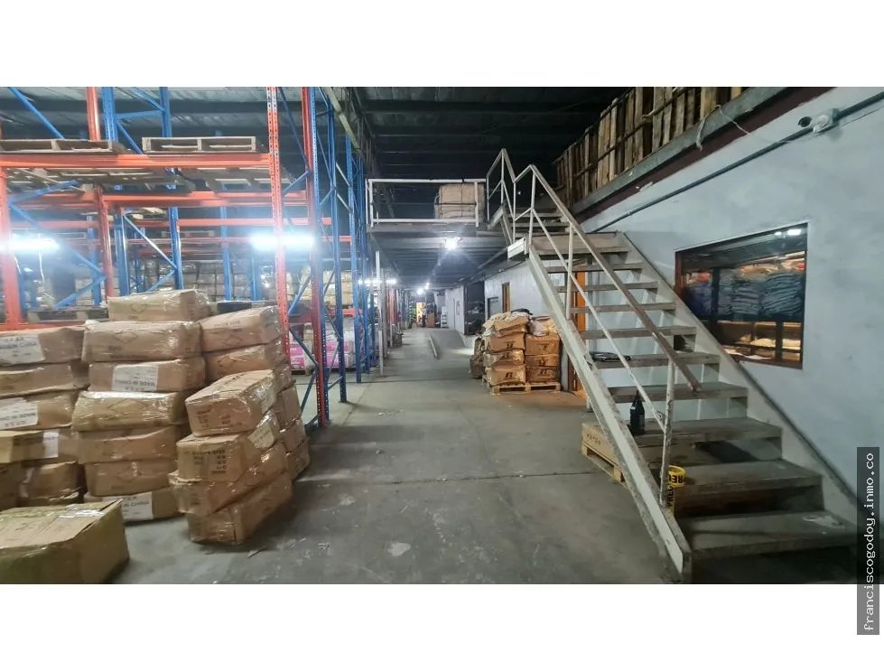 Venta de bodega en el sector de la locería