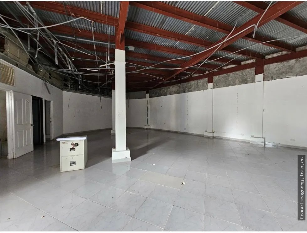 Se vende edificio de dos plantas en albrook