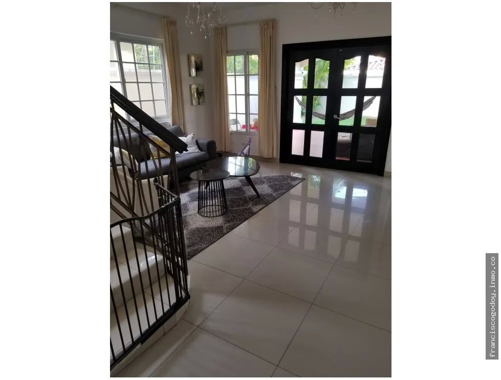 Se vende casa en villa valencia, costa sur