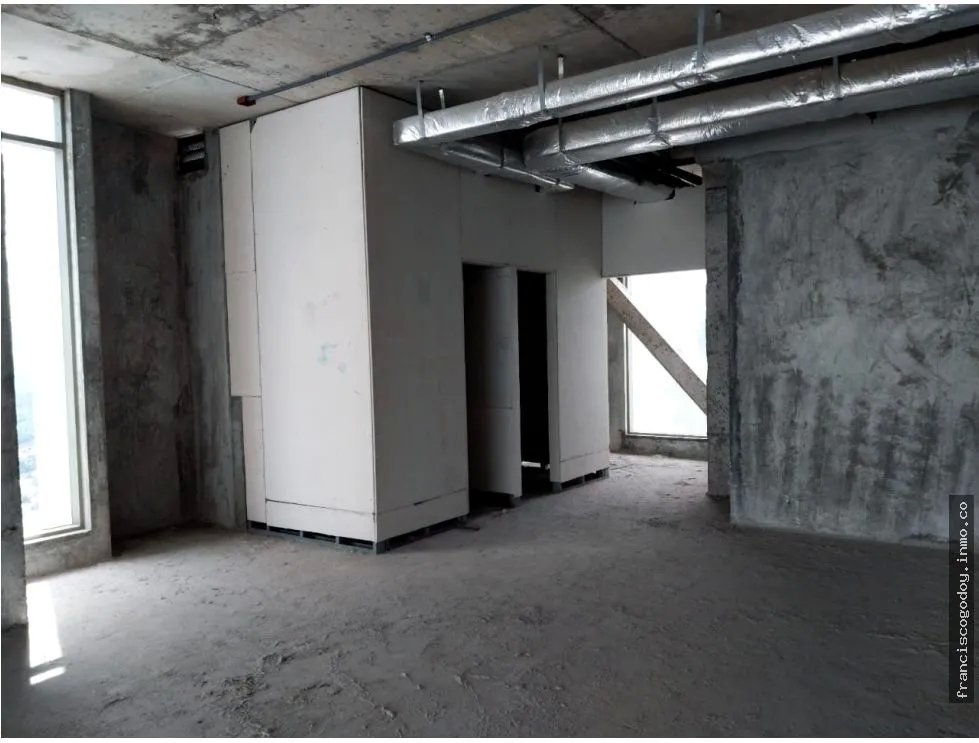 Se vende oficina torre bicsa, avenida balboa