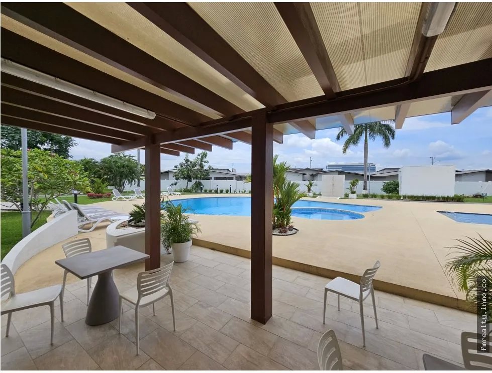 Venta de casa en villa sur, costa sur