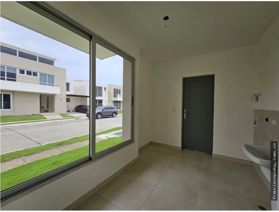 Venta de casa en villa sur, costa sur