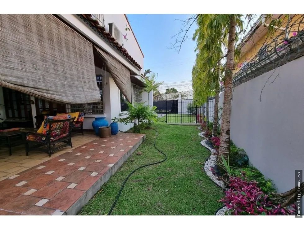 Se vende casa en la alameda