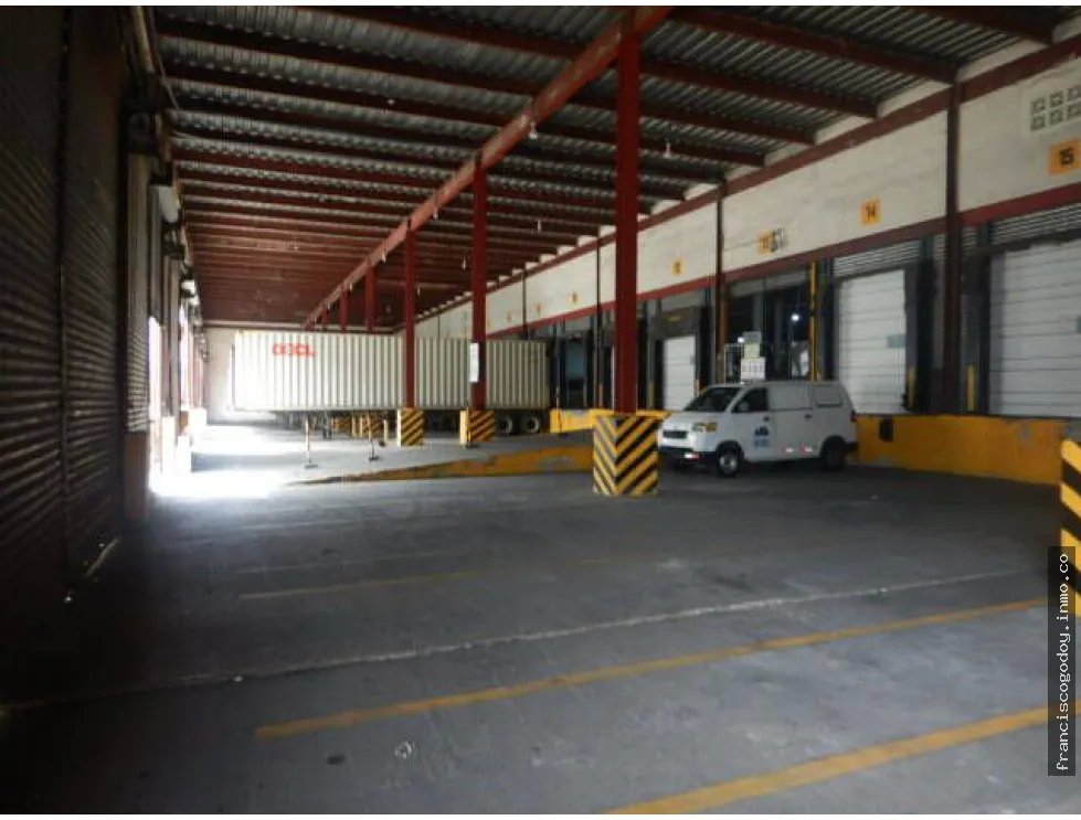 Bodega en venta en la zona libre de colón