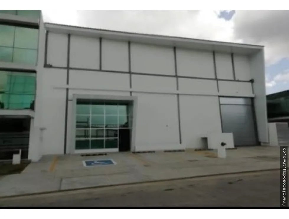 Ofibodega en alquiler en panama viejo business center